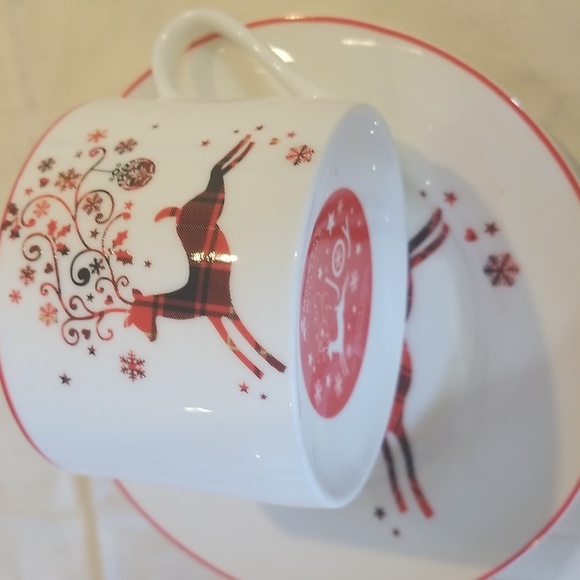 Maxwell Williams red Christmas tea cup 2 piece caver decor jumping Deer - Picture 3 of 4